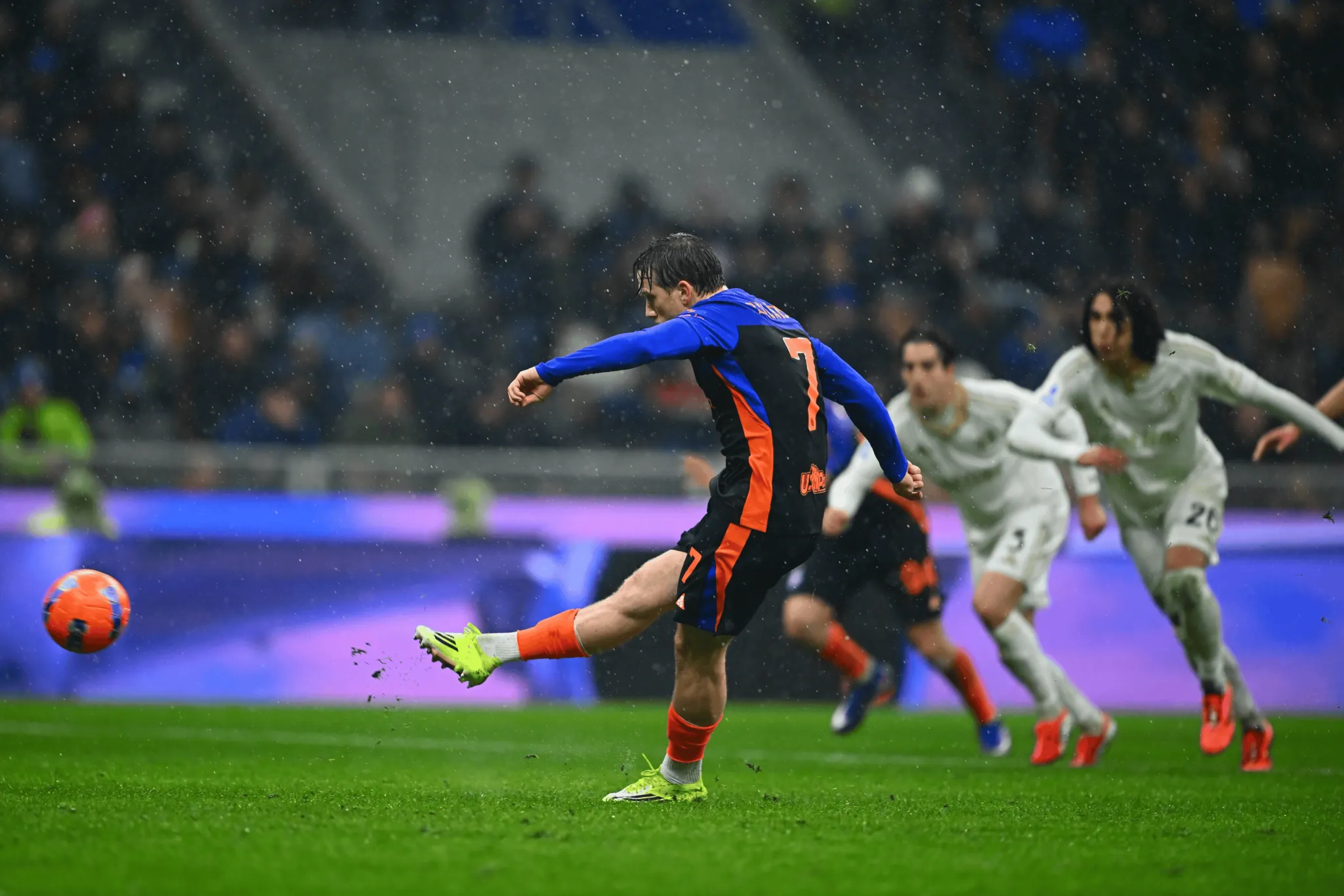 开云体育app-国米3-2比萨半场数据：射门16-6，射正4-2，良机5-0