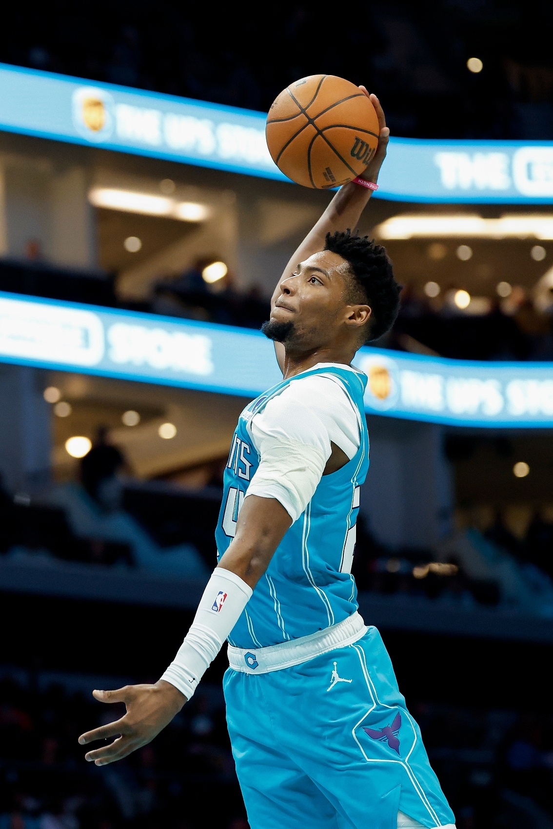 开云体育app-正负值+40最高！布兰登·米勒三节打卡砍最高30分加8板 三分9中6